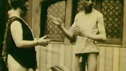 شیرین فیلم سوپر سگس مادربزرگ, سه نفری