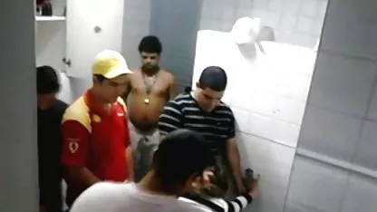 و خوراک سینه او روز جمعه به یک ساندویچ اگر فیلم سوپر خفتی شما خواهد شد.